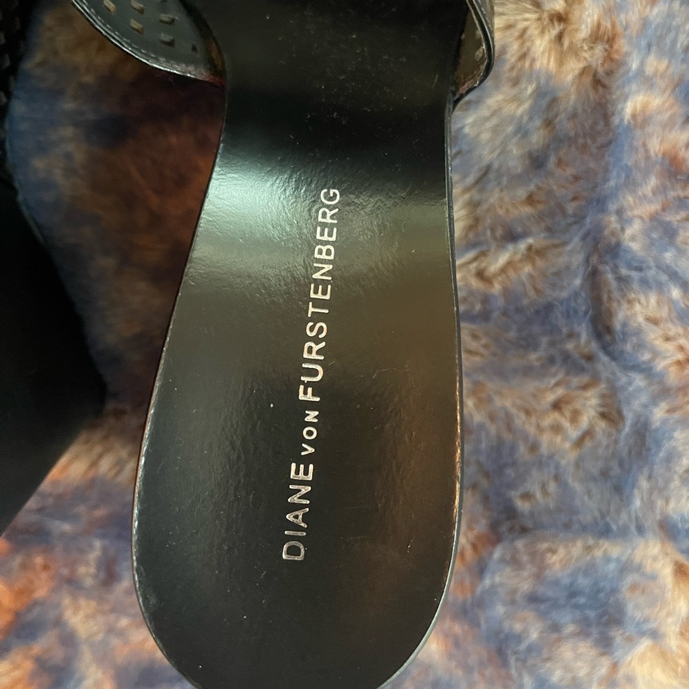 NEW Diane Von Furstenberg Black Patent Mules with Intricate Design - Picture 5 of 10